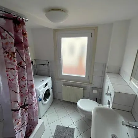 2-zimmer-apartment Mit Aussicht! * Stoccarda